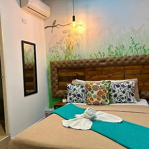 La 10 Hostal Medellín